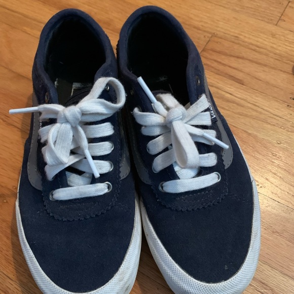 Youth vans - Picture 3 of 16